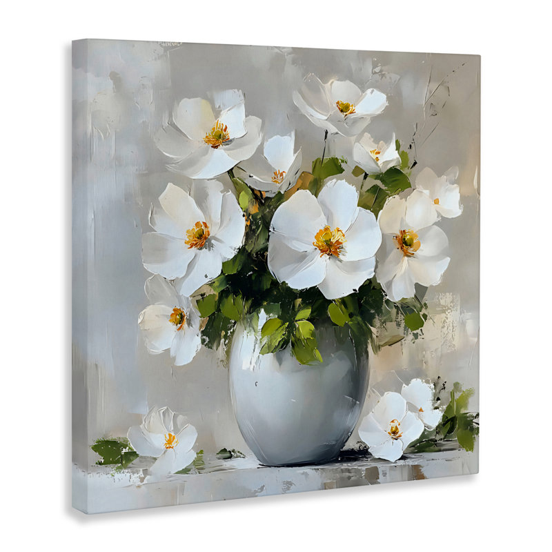Anémones blanches dans un vase argenté, design par LSR Creative Studio, H 17 po x l 17 po