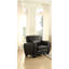 Chaise contemporaine en similicuir noir avec structure en bois massif pour espace de vie principal