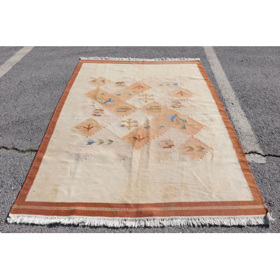 Tapis turc beige rétro idéal pour la salle à manger et le salon avec motif tribal