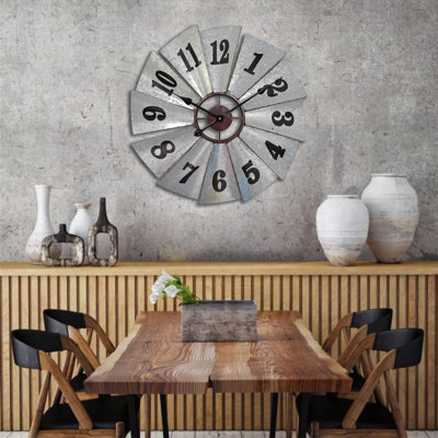 Horloge murale 24 po avec moulin à vent rustique - Grande horloge décorative en métal galvanisé, fonctionnant à piles, style industriel rétro pour le salon