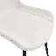 Ensemble de table et de chaises.Une table de salle à manger rectangulaire rétro minimaliste avec un dessus spécialement texturé et des pieds en métal noir. Combinée avec 6 chaises en polyuréthane artificiel blanc avec un design de coussin incurvé.-1872453164-1872453162