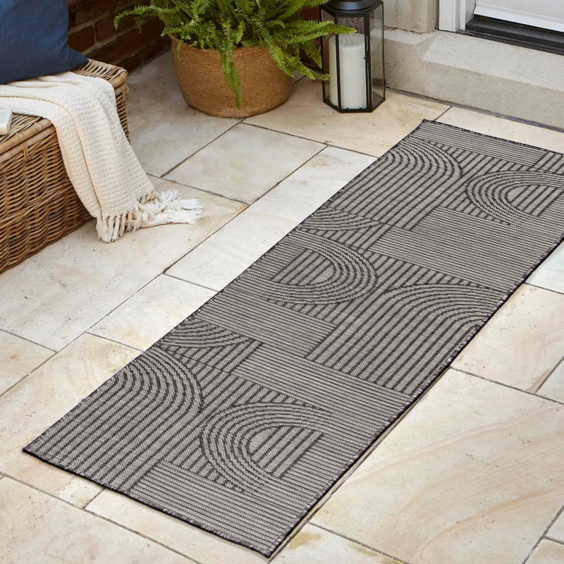 Zyshon Mid-Century Modern Arch Stripe Reversible Machine-Washable Cream/Beige Indoor/Outdoor Rug, Runner 2' x 8'