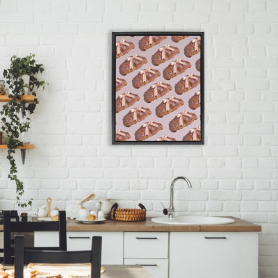 Cadre flottant Croissants avec des rubans, design par Lish Creative