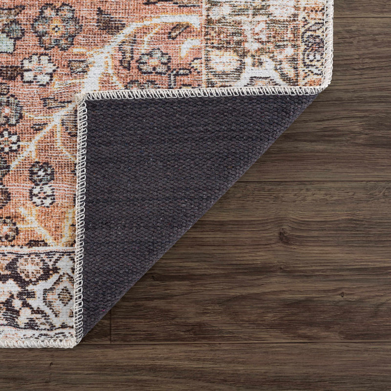 Tapis oriental rectangulaire en polyester tissé à la machine en terre cuite Shylyn, Rectangle 7 pi 10 po x 10 pi 2 po