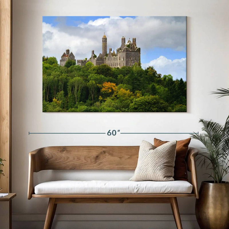 Lilie Ireland's Dromore Castle, H 34 po x l 51 po