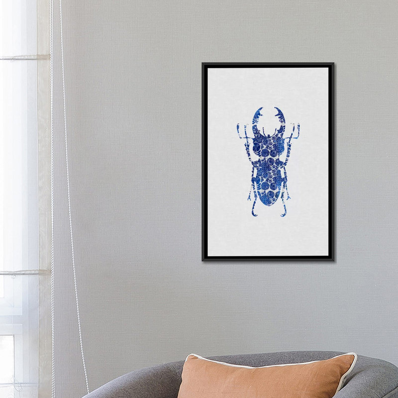 Blue Beetle III par Orara Studio - Giclée sur toile tendue avec châssis, H 26 po x l 18 po x P 1,5 po, Toile avec cadre noir