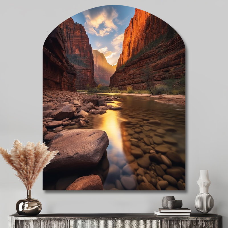 «Gwynavere - Unique Shape Utah», reproduction d'art murale en métal Freeform, H 43 po x l 33 po