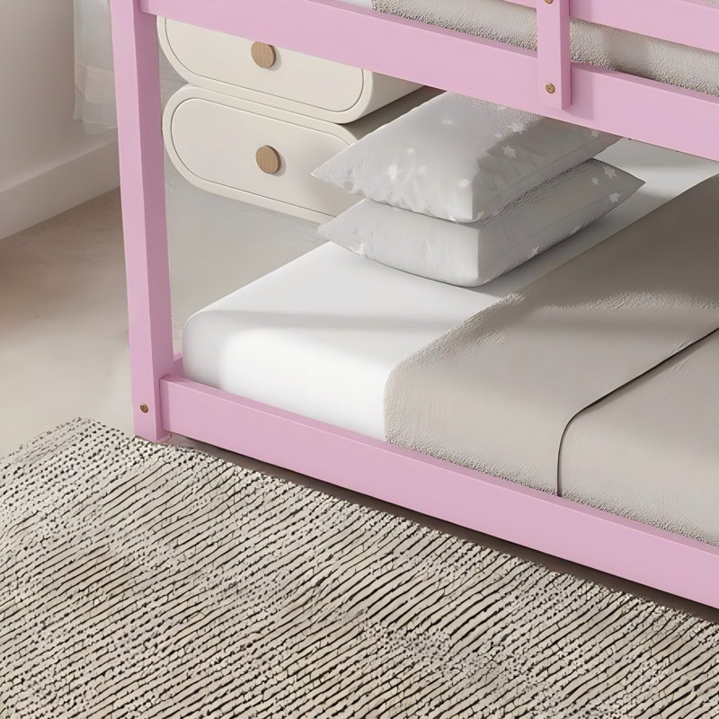 The Bunk Bed Is Made Of Solid Wood And Rubber Wood And Comes With A Ladder. The Bed Board Is Made Of Reinforced Slats, Which Has A Stable Structure And Combines Practicality And Texture.