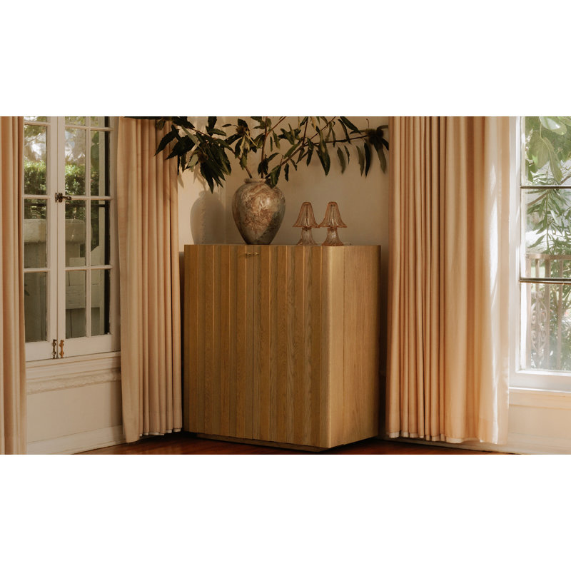 Vermentino Bar Cabinet Oak