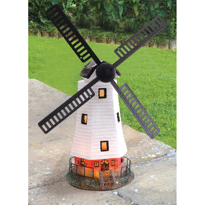 Palouse Plastic Garden Statue