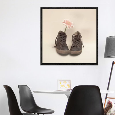 90s Love by Caroline Mint - Print on Canvas