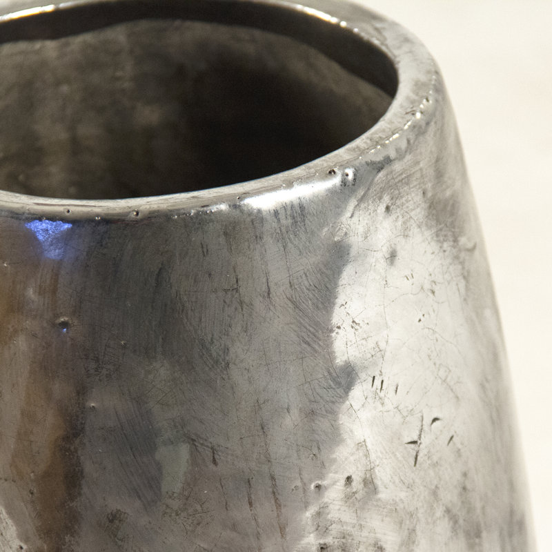 Vase de table métallique Doe, H 7,5 po x l 6,5 po x P 6,5 po