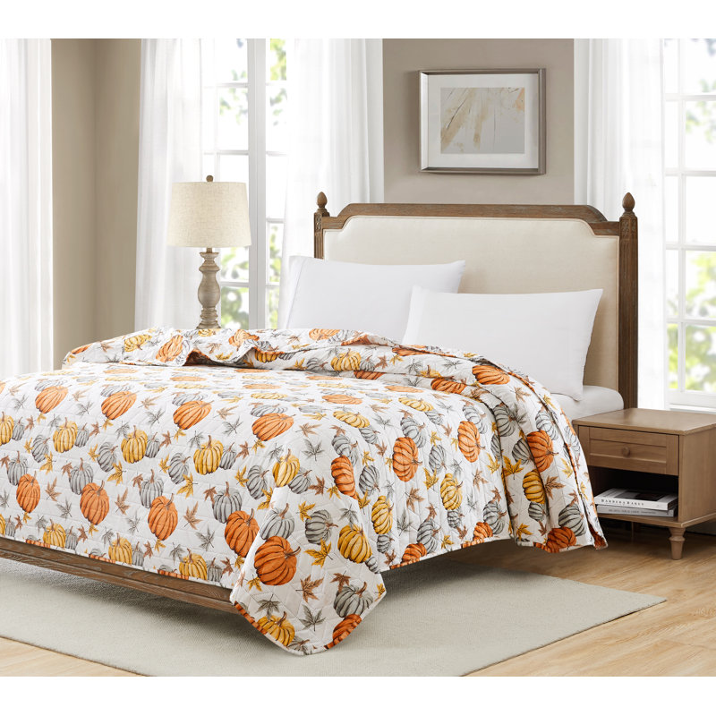 Harvest Fall Pumpkins Acorns Microfiber Quilt, King Quilt, Gold Pumpkins