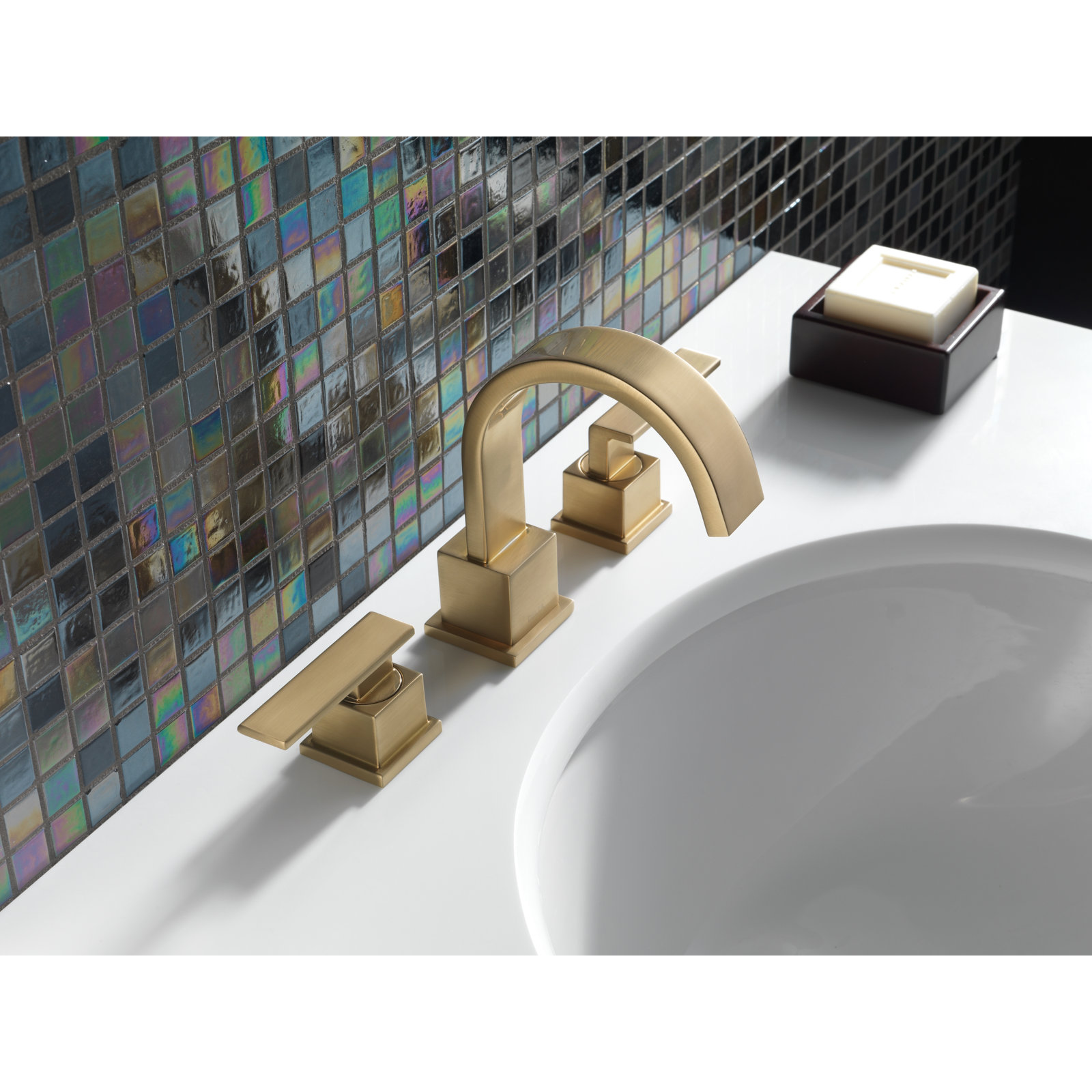 Vero Widespread Bathroom Faucet with Drain, Champagne Bronze