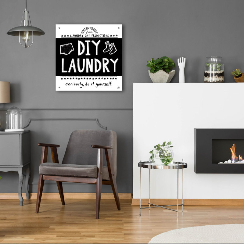 Art mural en verre Epic Art «Diy Laundry Bw» par Melissa Averinos, H 24 po x l 24 po x P 0,2 po