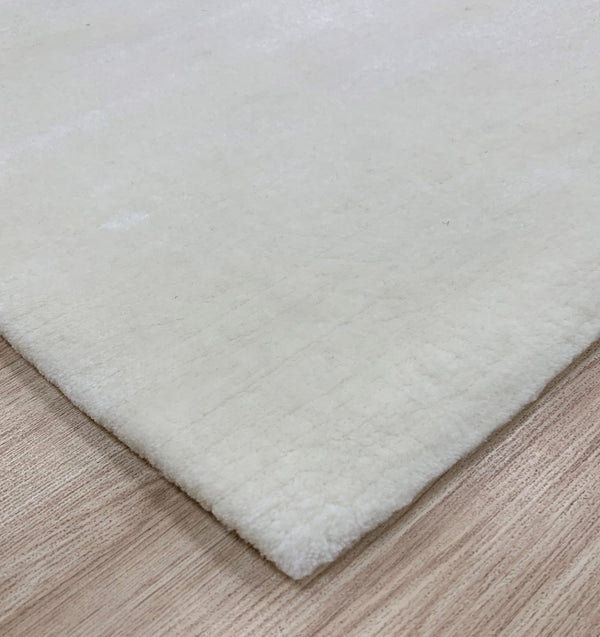 Wool Hand Knotted Area Rug, 1.80m x 1.20m