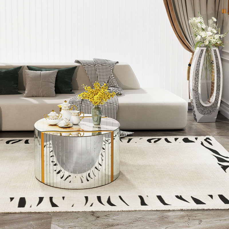 Table basse compacte en marbre