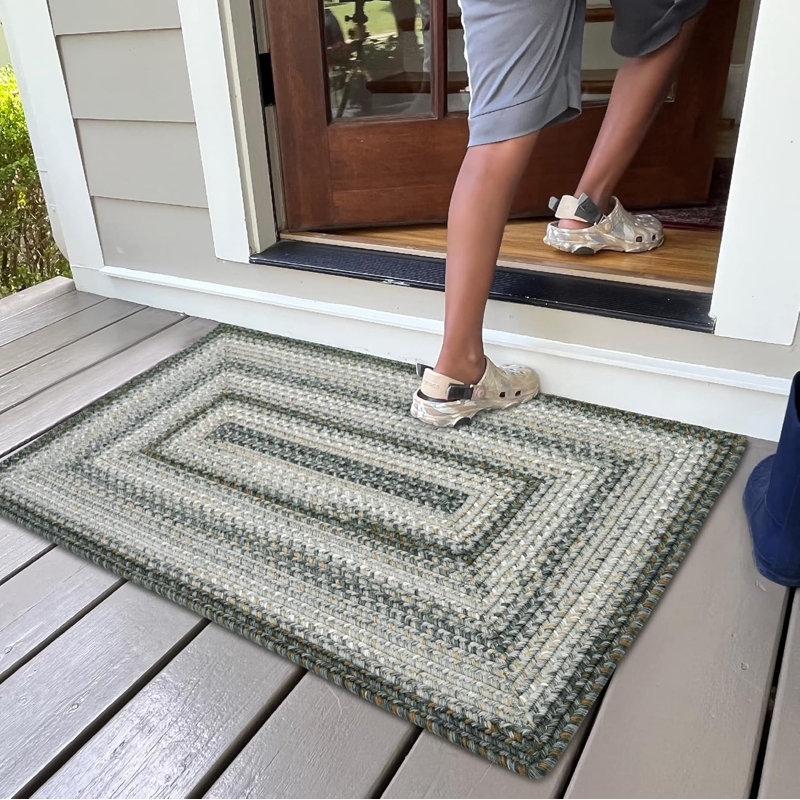  Braided Rug / Washable Indoor/Outdoor White/Ivory/Silver/Gray Rug, Rectangle 1'8" x 2'6"