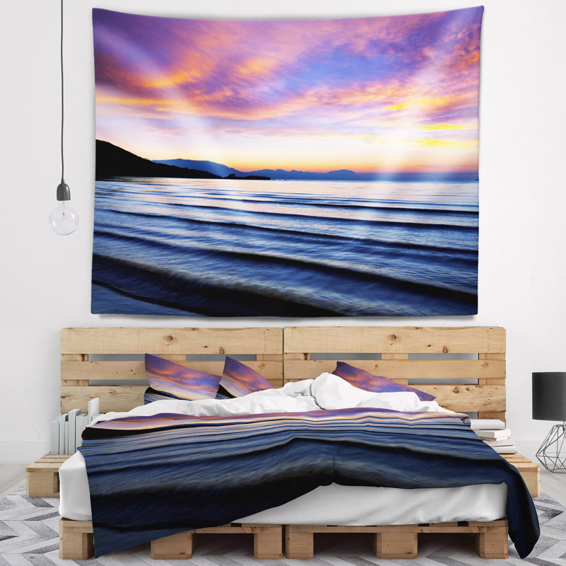 Tapisserie «Seascape Blue Dramatic Sky over Layered Waves», H 50 po x l 60 po