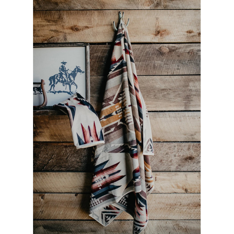 Pendleton Los Ojos Spa Towel, Cream/Gold Geometric