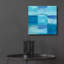  «Blue Jean Blues 2» par Alicia Longley, art mural en verre acrylique, 12 po x 12 po