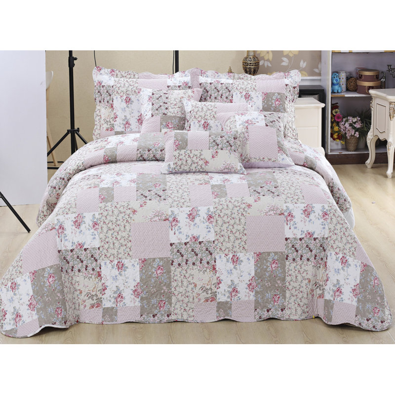 Vergas Polyester Patchwork Bedspread with Pillowcases, 255 x 275cm Bedspread - 2 Pillowcases