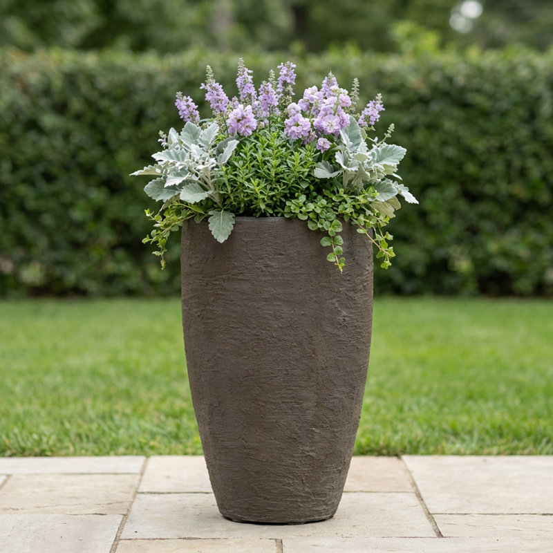 Jardinière à double paroi Callan, Pierre brune, H 20,5 po x l 12,6 po x P 12,6 po