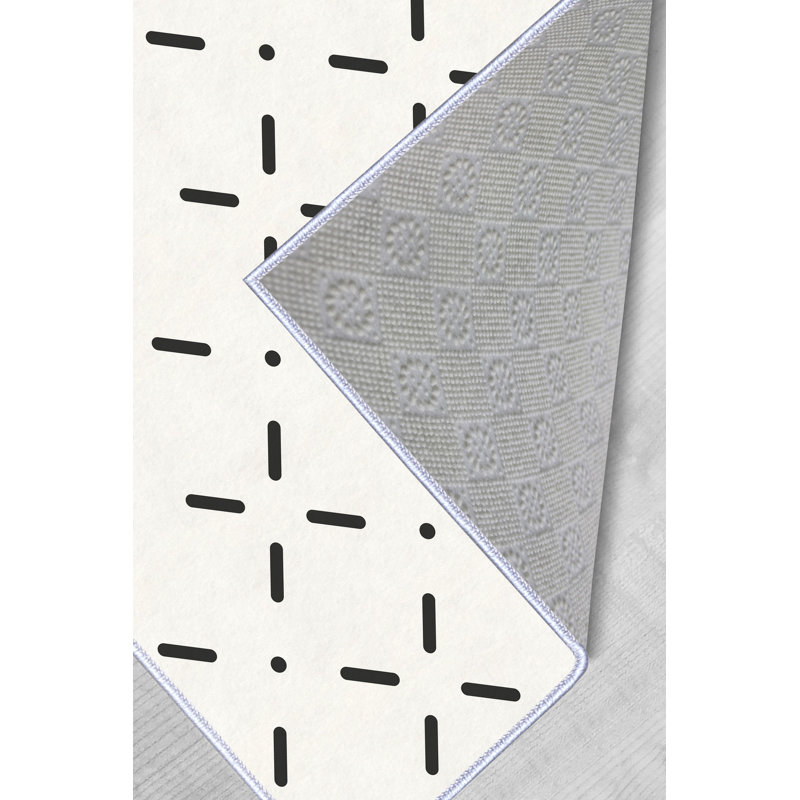 Tapis géométrique en polyester tissé à la machine en noir et blanc, Rectangle 2 pi 7 po x 4 pi 11 po