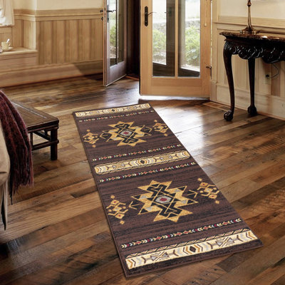 Tapis brun Tribes Gcyls4005, 2 pi 7 po x 7 pi 3 po. Polypropylène, envers en jute. Pour un usage quotidien. Teinture. Et approuvé par les animaux de compagnie. Doux et élégant. Poignée 0,38 po. Fabriqué en Turquie Gcyls4005, brun, 2,58 pi 7,25 po