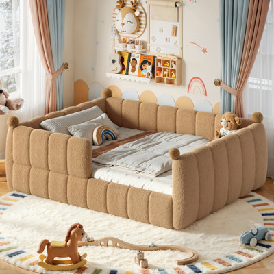 Grand lit simple tapissier au sol pour grand lit pour enfants, lit au sol Montessori avec rails de sécurité complets, cadre de lit bas pour garçons, naturel