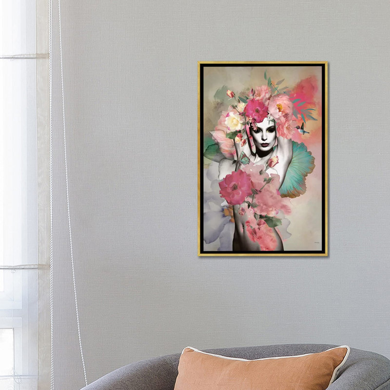 Chiara - par Ana Paula Hoppe, impression, Aucun mat, H 26 po x l 18 po x 1,5 po, Toile encadrée d'or