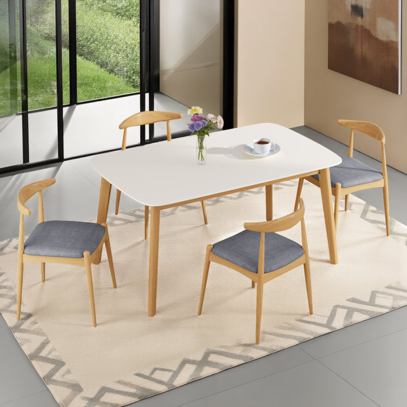 Ensemble de salle à manger 5 pièces moderne avec table rectangulaire en bois d'hévéa massif et 4 chaises rembourrées, Gris