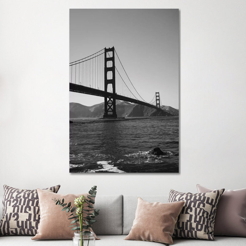 «Golden Gate Bridge» par Bethany Young, reproduction de photo sur toile tendue, H 60 po x l 40po x P 1,5 po