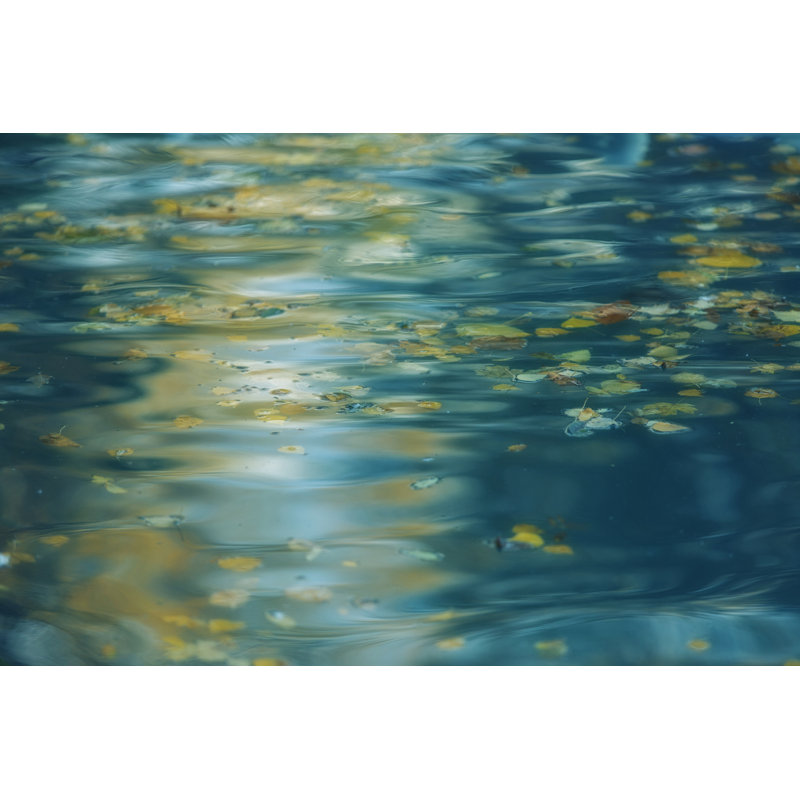 «Water Surface» par Inna Giliarova - peinture sur toile tendue, H 8 po x l 12 po