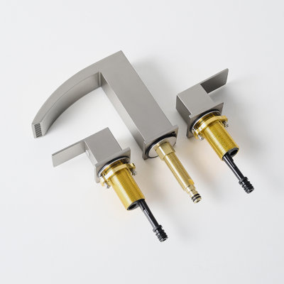 Robinet de lavabo de salle de bain surdimensionné à 3 trous de 8 pouces en acier inoxydable, finition nickel, poignées brossées à deux leviers, fonctionnement manuel, forme géométrique
