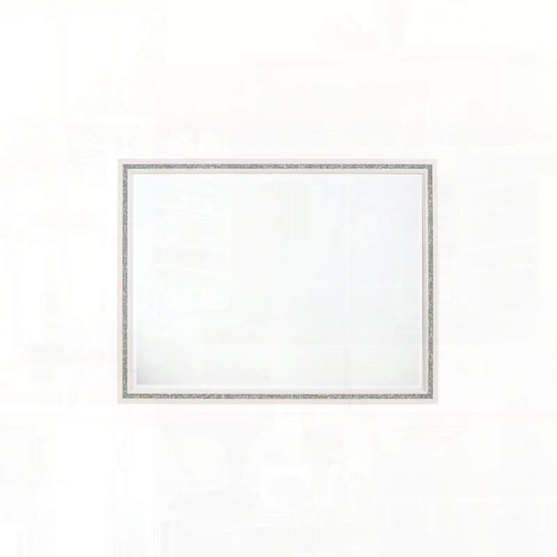 Miroir à finition blanche avec bord biseauté