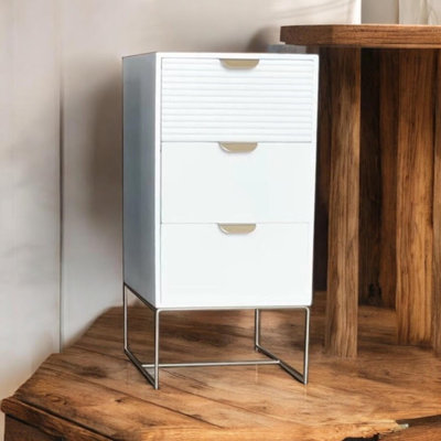 Ahzaria 3 - Drawer Chest of Drawers