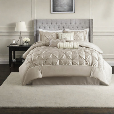 Ensemble de literie élégant en taupe 7 pièces, édredon en polyester hypoallergénique pour les chambres modernes