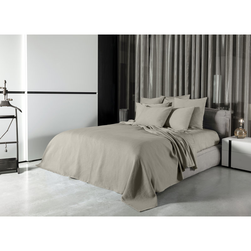 Olivia Coverlet, Ivory, Queen Coverlet