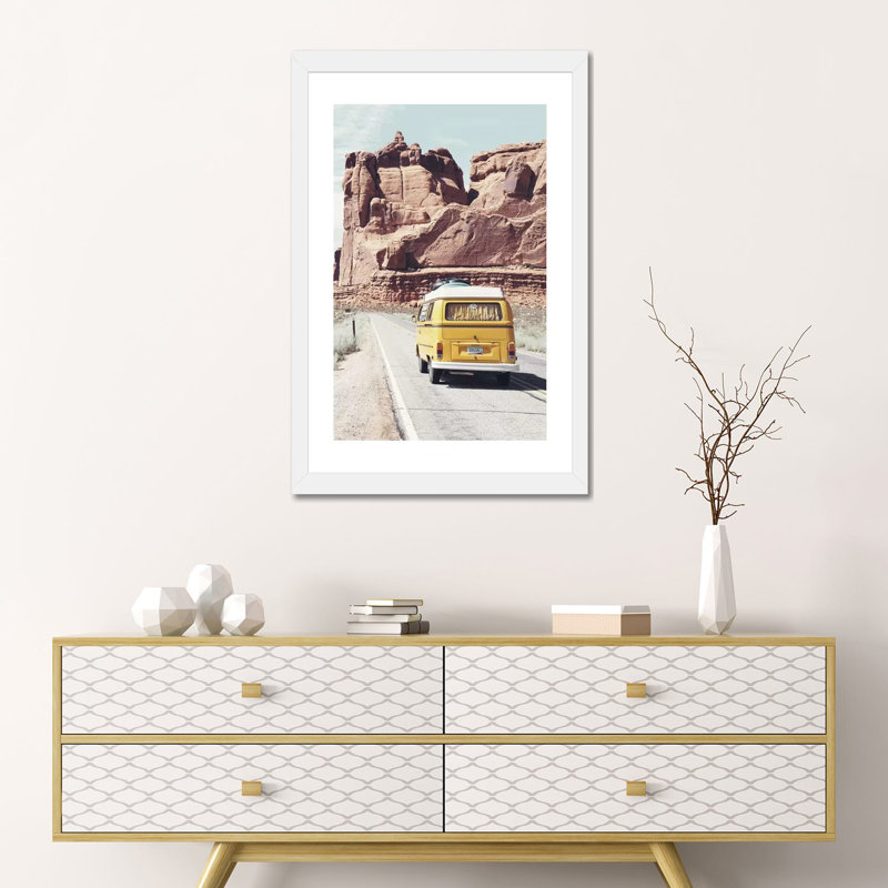 Road Trip par Sissi & Seb - reproduction de photo, H 24 po x l 16 po x P 1 po, Papier encadré blanc, Blanc