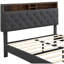 Structure de lit tapissier KING -Size avec tête de lit en tissu de lin touffeté à boutons, ports USB, station de charge pratique, deux poches latérales, ne nécessite pas de sommier, gris foncé