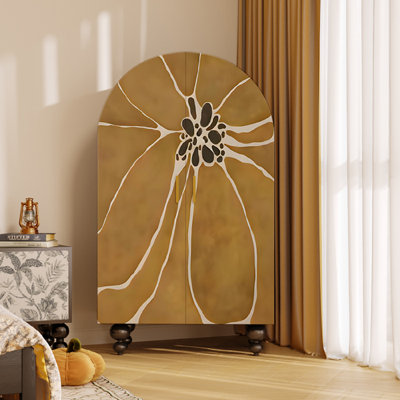 Armoire arquée avec tablettes et portes