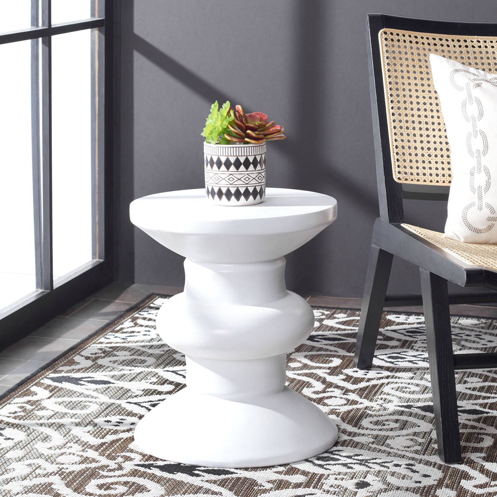 Dali 15.35 " Patio Side Table, White