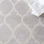 Tapis géométrique gris clair / ivoire Ammundsen-747219367