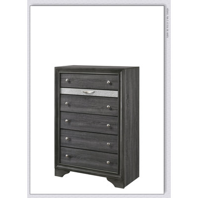 Commode à finition blanche Naima avec tiroirs spacieux et rangement pour bijoux pour chambres à coucher modernes