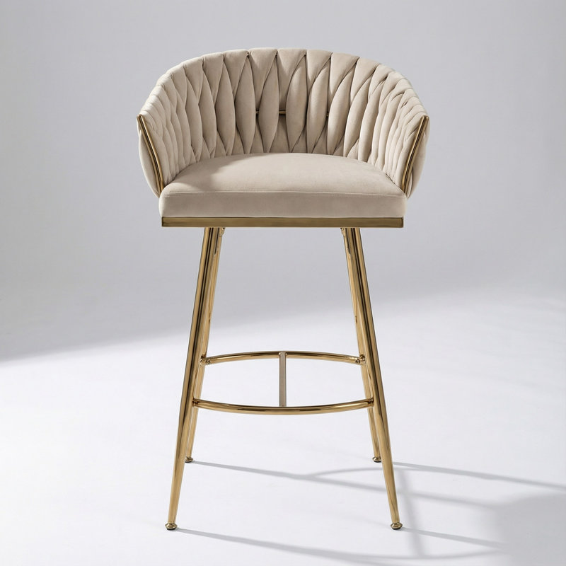 Tabouret de bar 26 po à hauteur de comptoir en velours pour îlot de cuisine avec dossier ondulé à la main, base chromée dorée et repose-pieds