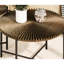 2 tables avec motifs radiaux - noyer foncé, housse, pieds cylindriques en métal noir, rehaussent le décor du salon et le design des extrémités, imperméable et cylindrique patiné