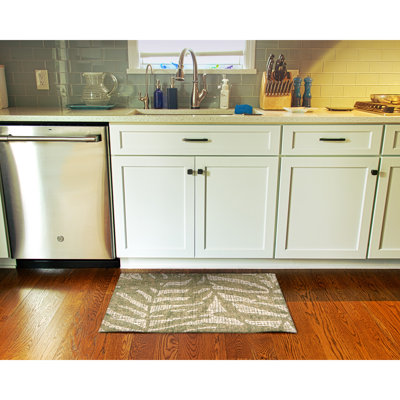 Muhlfeld Wool Floral Indoor Rug