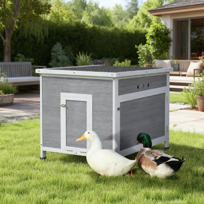 Maison en bois de canard avec toit ouvrable, plancher amovible et portes doubles pour un accès et un nettoyage faciles