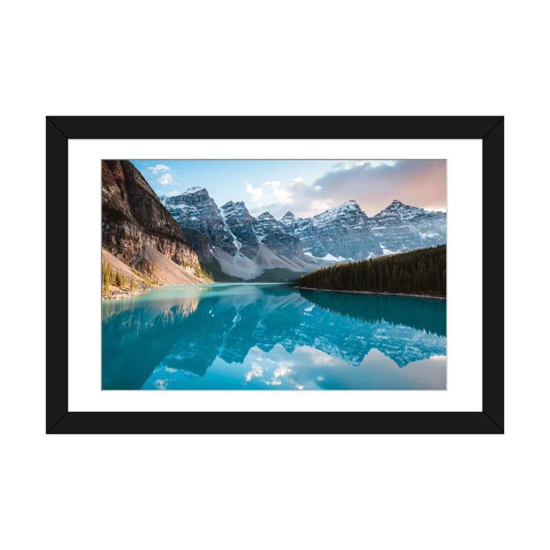 « moraine lake panoramique, canada », reproduction de photo sur toile, H 24 po x l 32 po x P 1 po, Papier d'art encadré noir